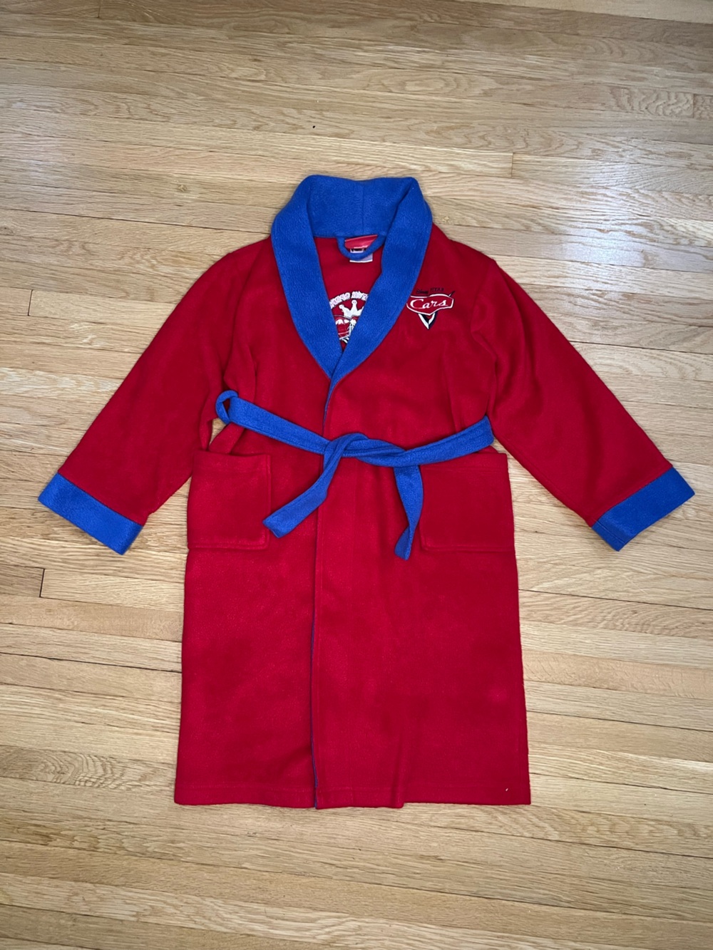 Disney Pixar Cars Lightening McQueen Red Bath Robe with Blue Trim, Kids Sz 6/7